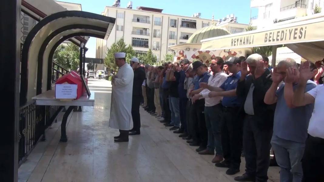 Hatay’da Halı Sahada Maçında Kalp Krizi Böyle Görüntülendi! 8